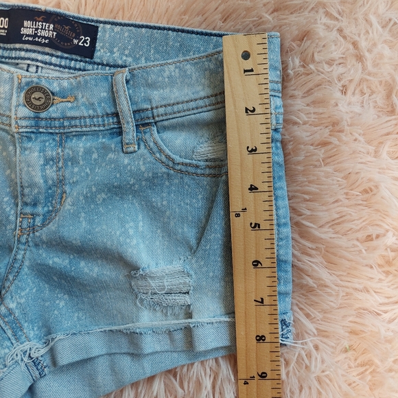 Hollister Low Rise Distressed Jean Short - Size 00 w23 - white spots print - Picture 6 of 10